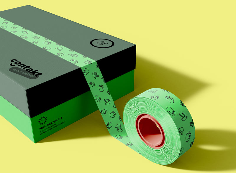Packaging éco-responsable avec ruban adhésif graphique illustrant une identité de marque dédiée à la restauration durable.