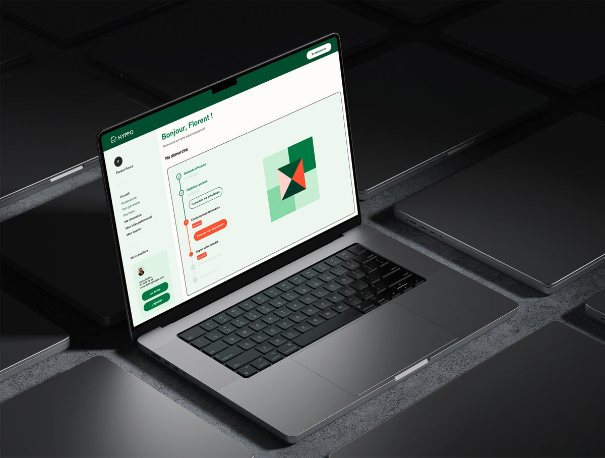 Interface d’une plateforme digitale de suivi de dossier de crédit immobilier affichée sur un ordinateur portable.