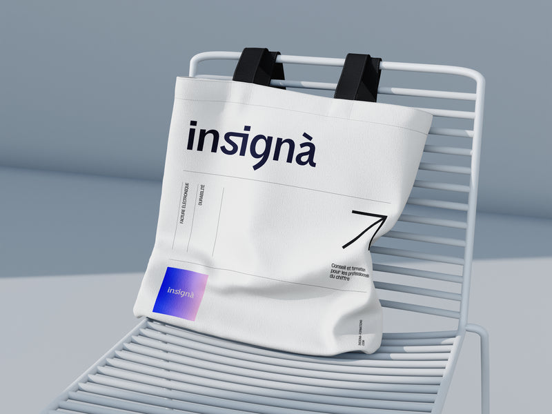 Tote bag blanc avec le logo Insignà et la mention 